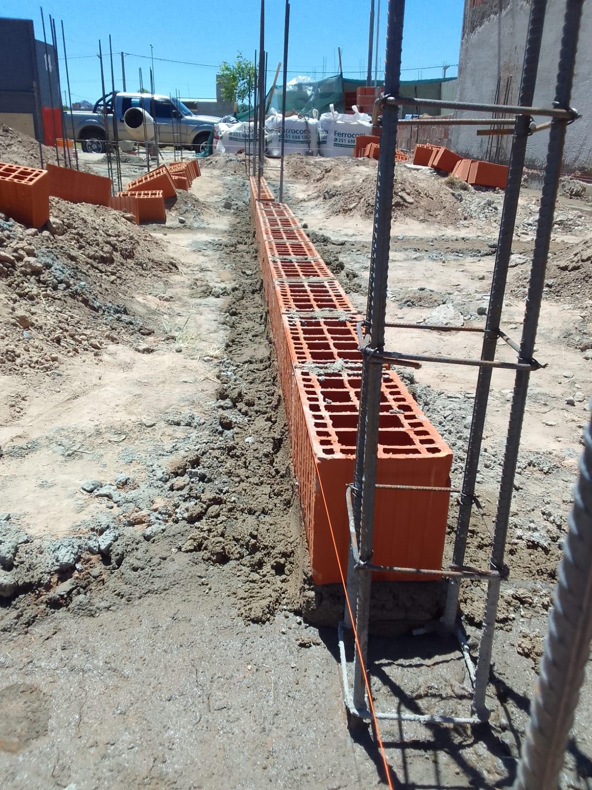 Vivienda unifamiliar · Valle Cercano, construcción y fundaciones en Villa Carlos Paz